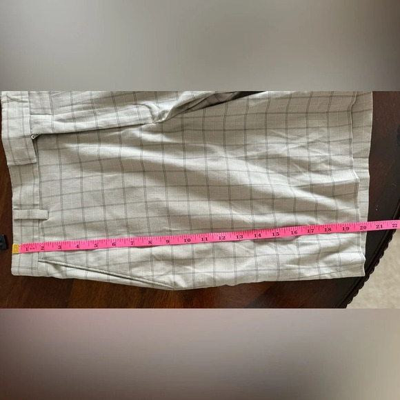 Tiger Woods Collection Men's Beige Plaid Golf Shorts Flat Front Size 32 - Picture 8 of 9